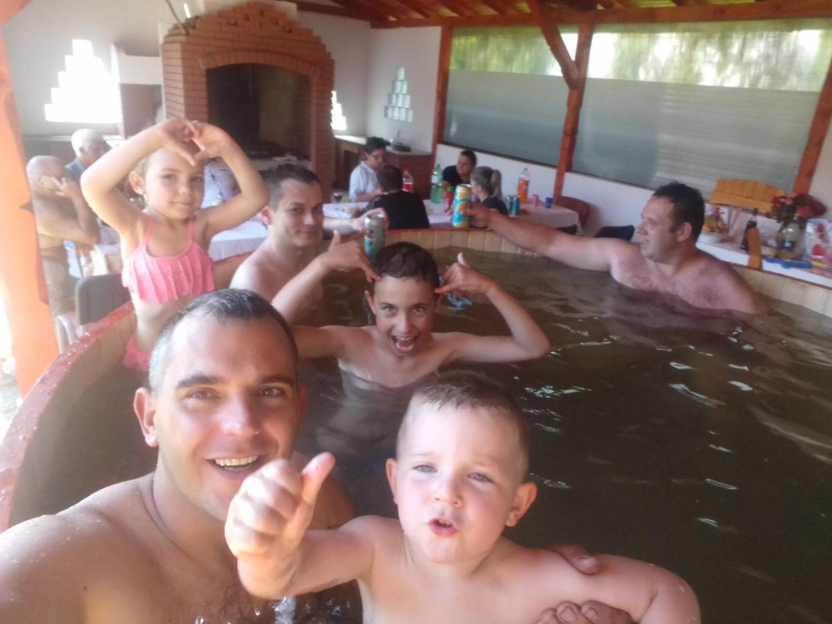 Pensiunea Fabian Vendeghaz Corund  Zewnętrze zdjęcie
